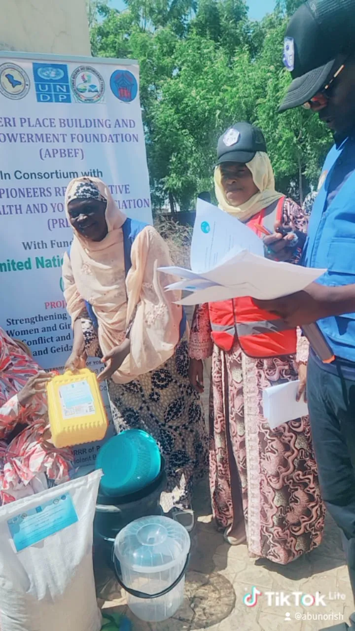 Certificate presentation to a programme participant